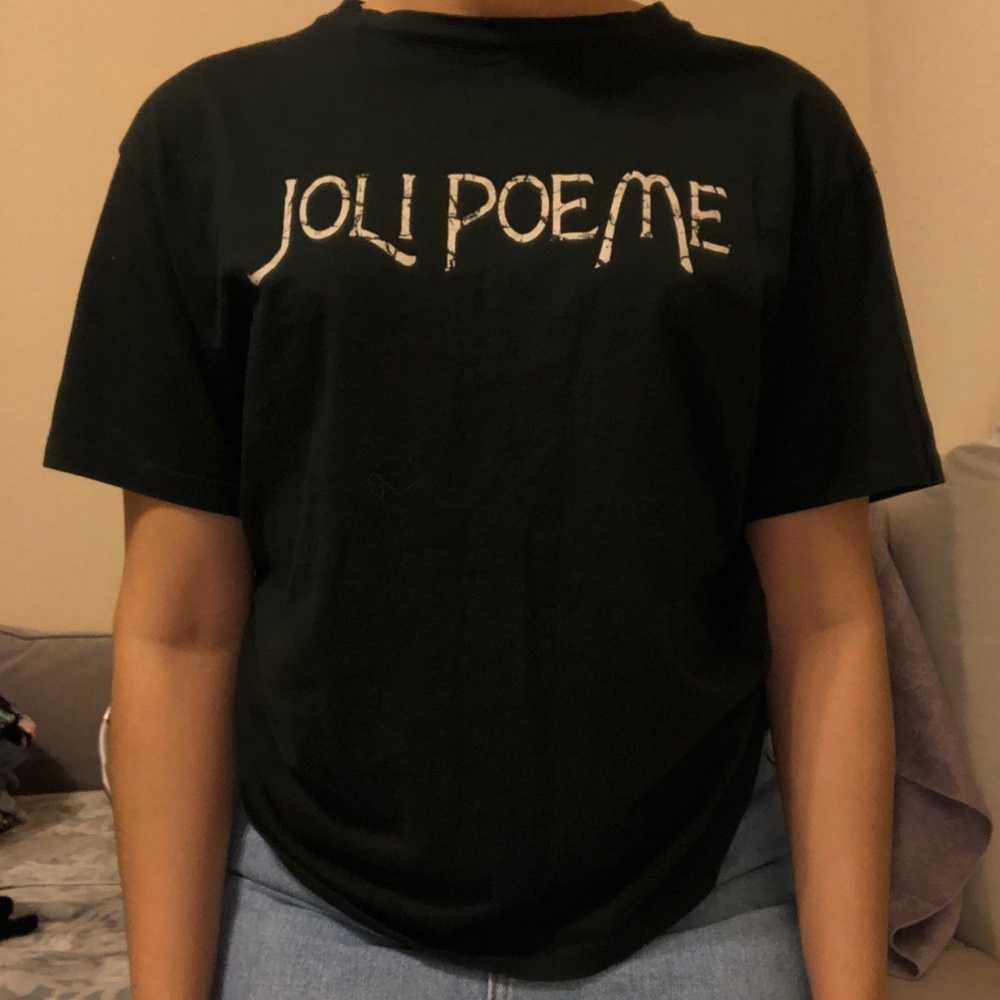 “Joli Poe Me” graphic tee